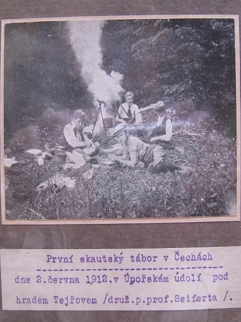 11_Uplne prvni skautsky tabor v Cechach.jpg